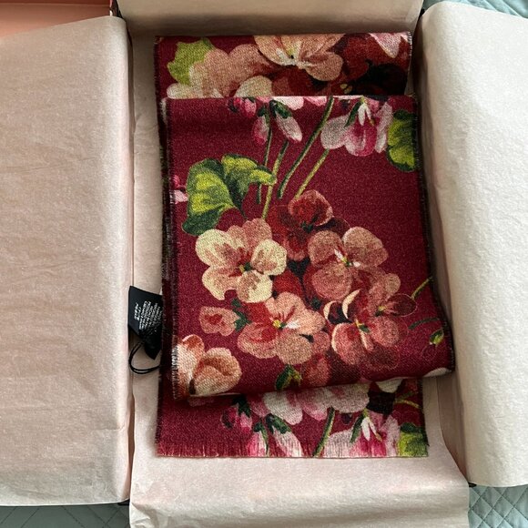 NEW Authentic Gucci GG Blooms Logo Reversible Monogram Wool Scarf w/ Box - Picture 3 of 7